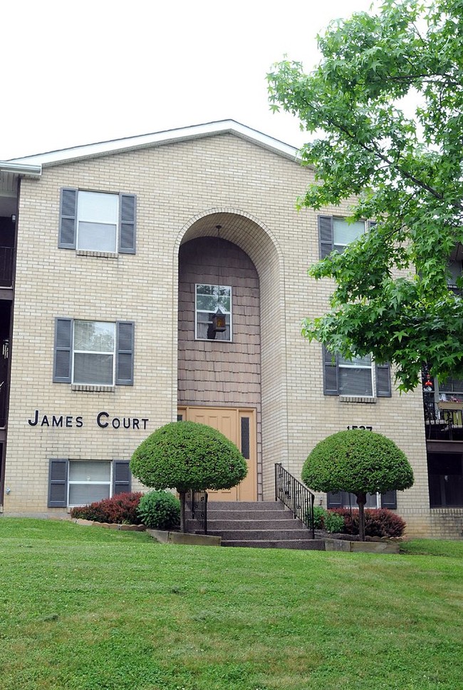 1527 Foster Ave in Cambridge, OH - Building Photo - Building Photo