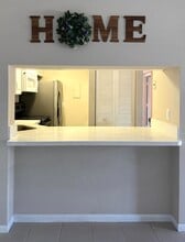 617 Sea Pine Way in Greenacres, FL - Foto de edificio - Building Photo