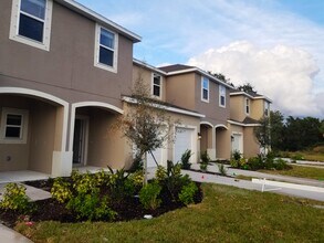 5742 Archipelago St in Nokomis, FL - Building Photo - Building Photo