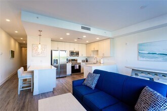 1709 N Tamiami Trl in Sarasota, FL - Building Photo - Building Photo