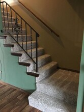 519 Wildwood Rd in Waterloo, IA - Building Photo - Building Photo