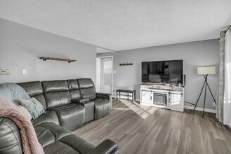 1992 Afton Cir in Layton, UT - Building Photo - Building Photo