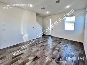 1544 Farmhouse Ln in Clovis, CA - Building Photo - Building Photo