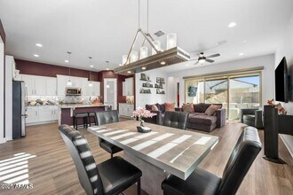 18427 W Clinton St in Surprise, AZ - Building Photo - Building Photo