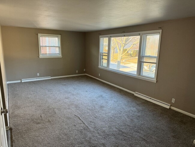 8039-8041-8041 W Beckett Ave in Milwaukee, WI - Building Photo - Building Photo