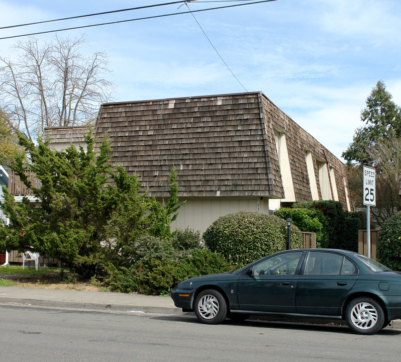 Fourplex in Santa Rosa, CA - Building Photo