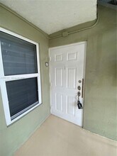 17500 NW 67th Pl in Hialeah, FL - Building Photo - Building Photo