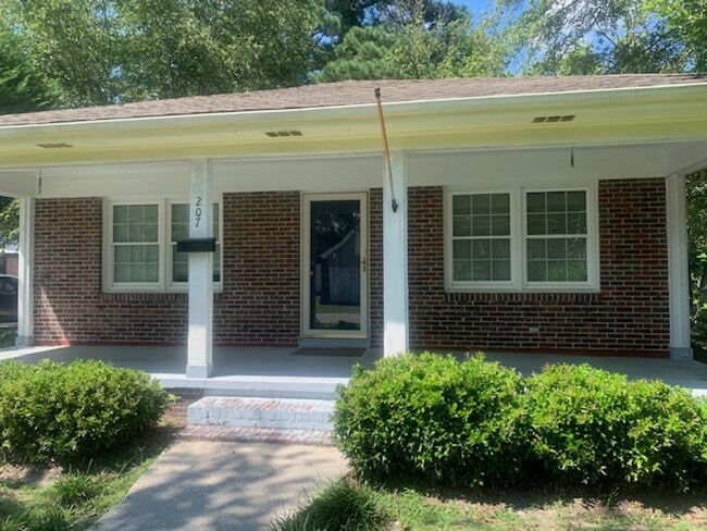 207 E 12th St in Lumberton, NC - Building Photo - Building Photo