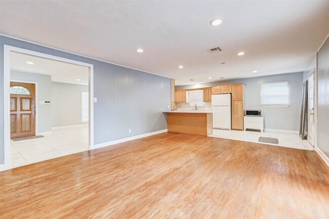 10062 Haddington Dr