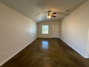 108 Lowes Blvd in Killeen, TX - Building Photo - Building Photo