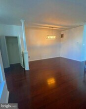 11 Stern Light Dr in Mount Laurel, NJ - Foto de edificio - Building Photo