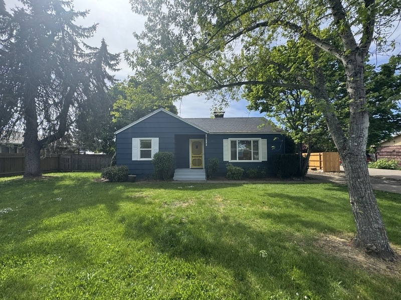 2782 Stark St in Eugene, OR - Building Photo