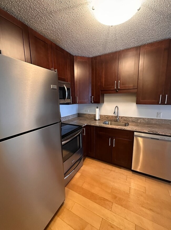 property at 1212 N La Salle Dr