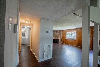 10106 Lost Trail St in Houston, TX - Building Photo - Building Photo