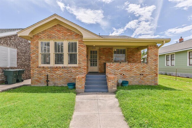3729 Avenue S 1/2 in Galveston, TX - Building Photo - Building Photo