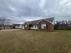 4460 Maxie St in Dalzell, SC - Building Photo - Building Photo
