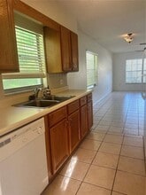 221 N Adelle Ave in DeLand, FL - Building Photo - Building Photo