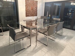 7521 SW 56th St in Miami, FL - Foto de edificio - Building Photo