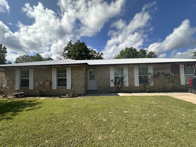 1622 Espoir Dr in Leesville, LA - Building Photo - Building Photo