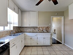 2339 San Medina Ave in Dallas, TX - Building Photo - Building Photo