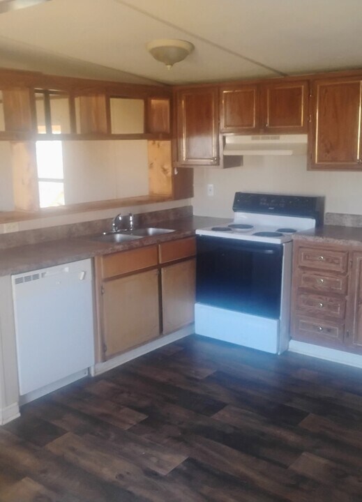 740 Old Flatwood Rd in Nauvoo, AL - Building Photo