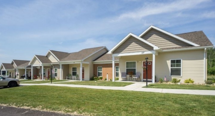 Serenity Ridge Senior Homes in Plum, PA - Foto de edificio