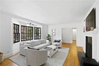 753 Woodward Way NW in Atlanta, GA - Building Photo - Building Photo