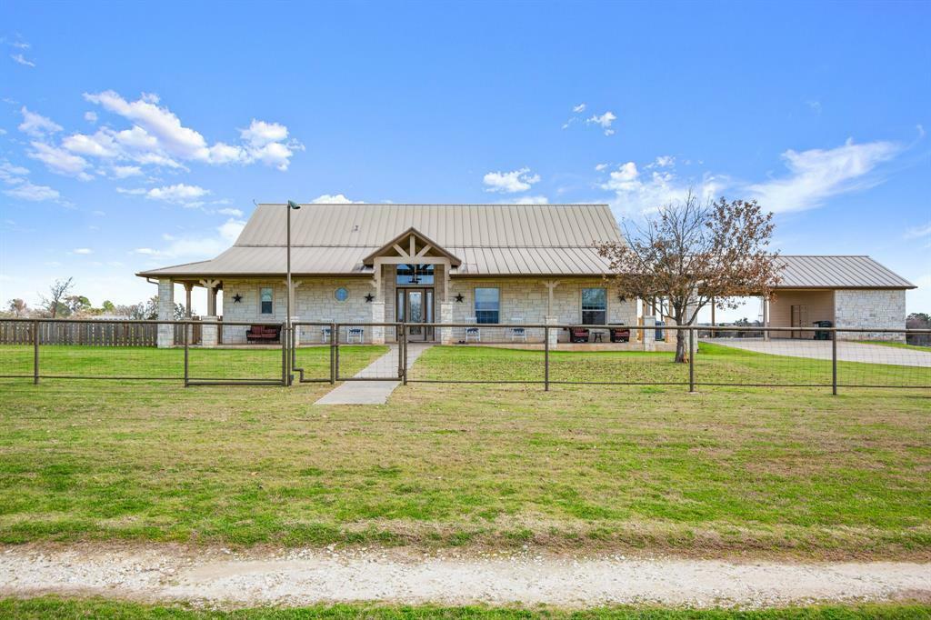 140 Youngs Prairie Rd in Elgin, TX - Building Photo