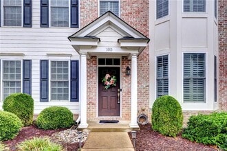 105 Laydon Way in Yorktown, VA - Foto de edificio - Building Photo