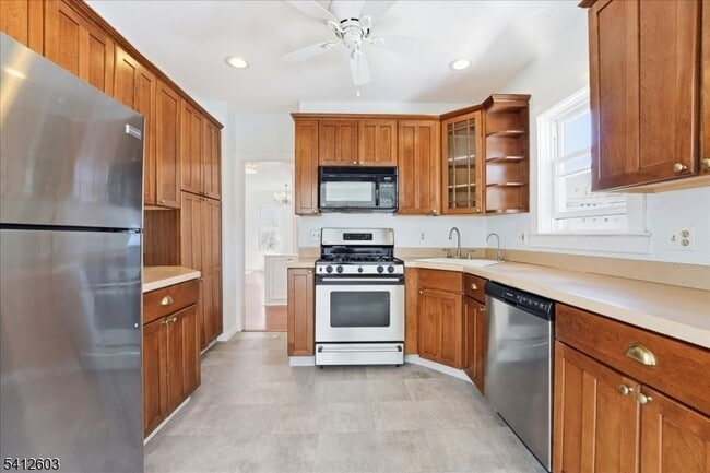 30 Central Ave, Unit 2 in Caldwell, NJ - Building Photo - Building Photo