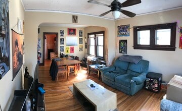 1905 E 38th St, Unit 2 in Minneapolis, MN - Foto de edificio - Building Photo