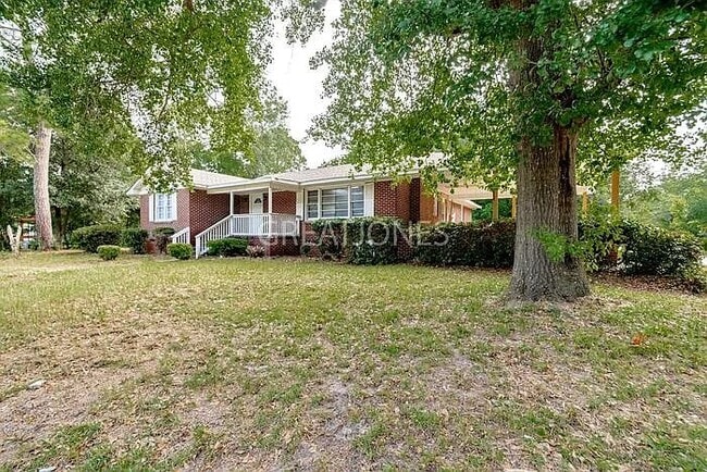 1303 Whitehorse St in Sumter, SC - Building Photo - Building Photo