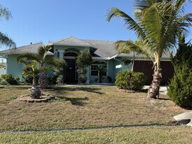 4412 SW Bonney St in Port St. Lucie, FL - Building Photo