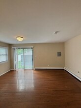 131 Longfellow Ave in North Babylon, NY - Building Photo - Building Photo