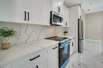 212 Fairway Rd in Rotonda West, FL - Foto de edificio - Building Photo