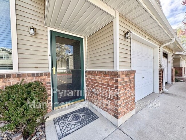 4521 Bella Verde Ct in Millcreek, UT - Building Photo - Building Photo