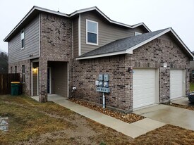 8715 8th St, Unit 1 in Converse, TX - Building Photo