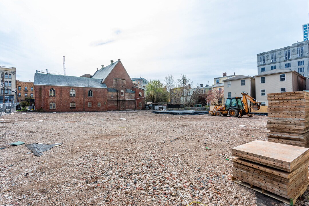 35 Cottage St in Jersey City, NJ - Building Photo