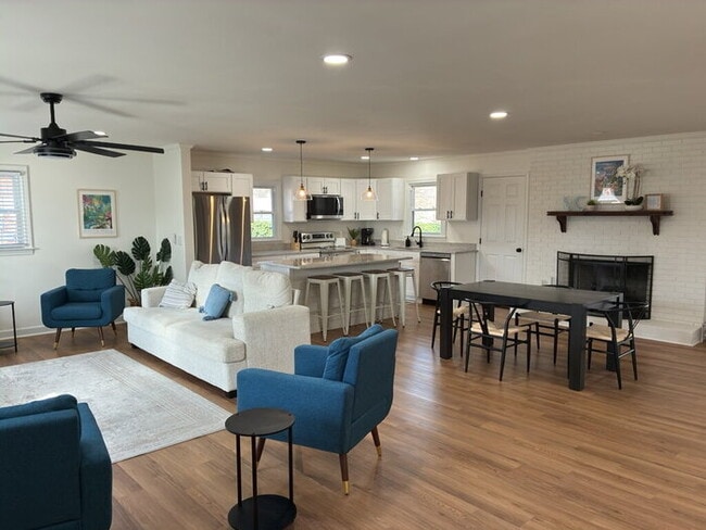 304 Pine Knoll Dr in Greenville, SC - Building Photo - Building Photo