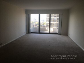 2020 N Lincoln Park W-Unit -10H in Chicago, IL - Building Photo - Building Photo