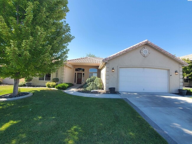 property at 8915 W Rio Grande Ave