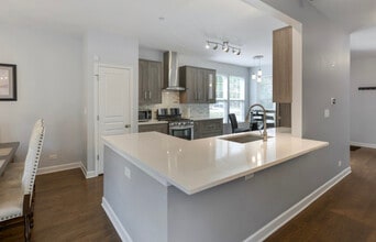 1493 Yellowstone Dr in Streamwood, IL - Building Photo - Building Photo