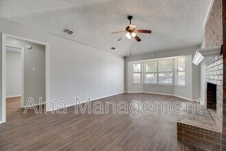 2212 Windhurst Dr in Arlington, TX - Building Photo - Building Photo
