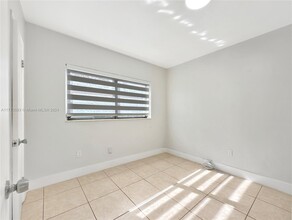 3811 NW 58th Pl, Unit 1 in Virginia Gardens, FL - Building Photo - Building Photo