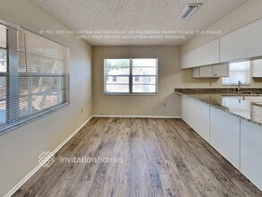 8721 Schrader Blvd in Port Richey, FL - Foto de edificio - Building Photo