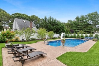 48 Fanning Ave in Hampton Bays, NY - Building Photo - Building Photo