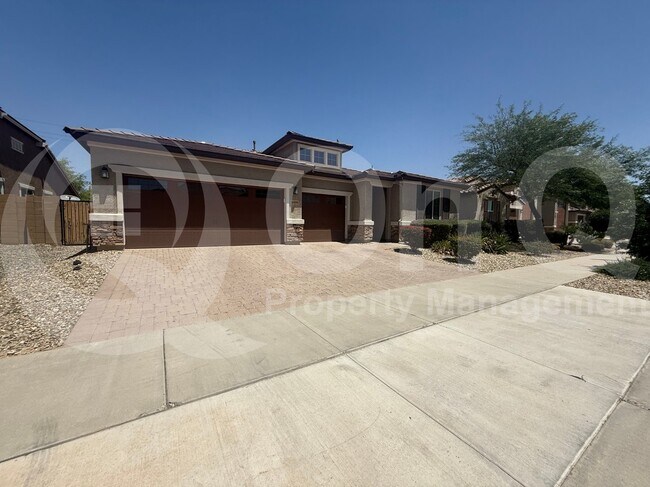 16090 W Shaw Butte Dr in Surprise, AZ - Building Photo - Building Photo