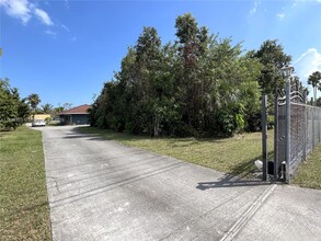 24595 SW 124th Ave in Homestead, FL - Building Photo - Building Photo