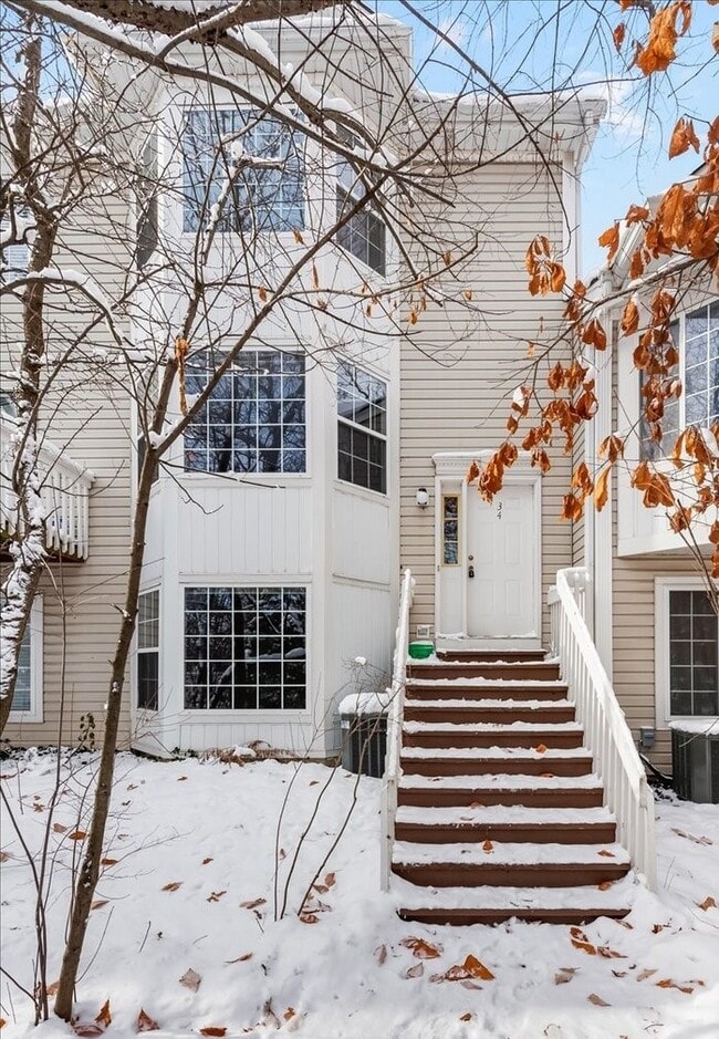 property at 34 S Macgillis Dr