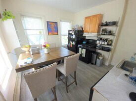 76 Oak St, Unit 3R in Somerville, MA - Building Photo